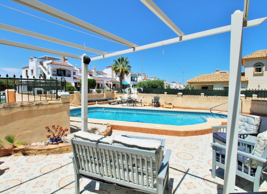 Resale - apartment -
Villamartín - PAU 8