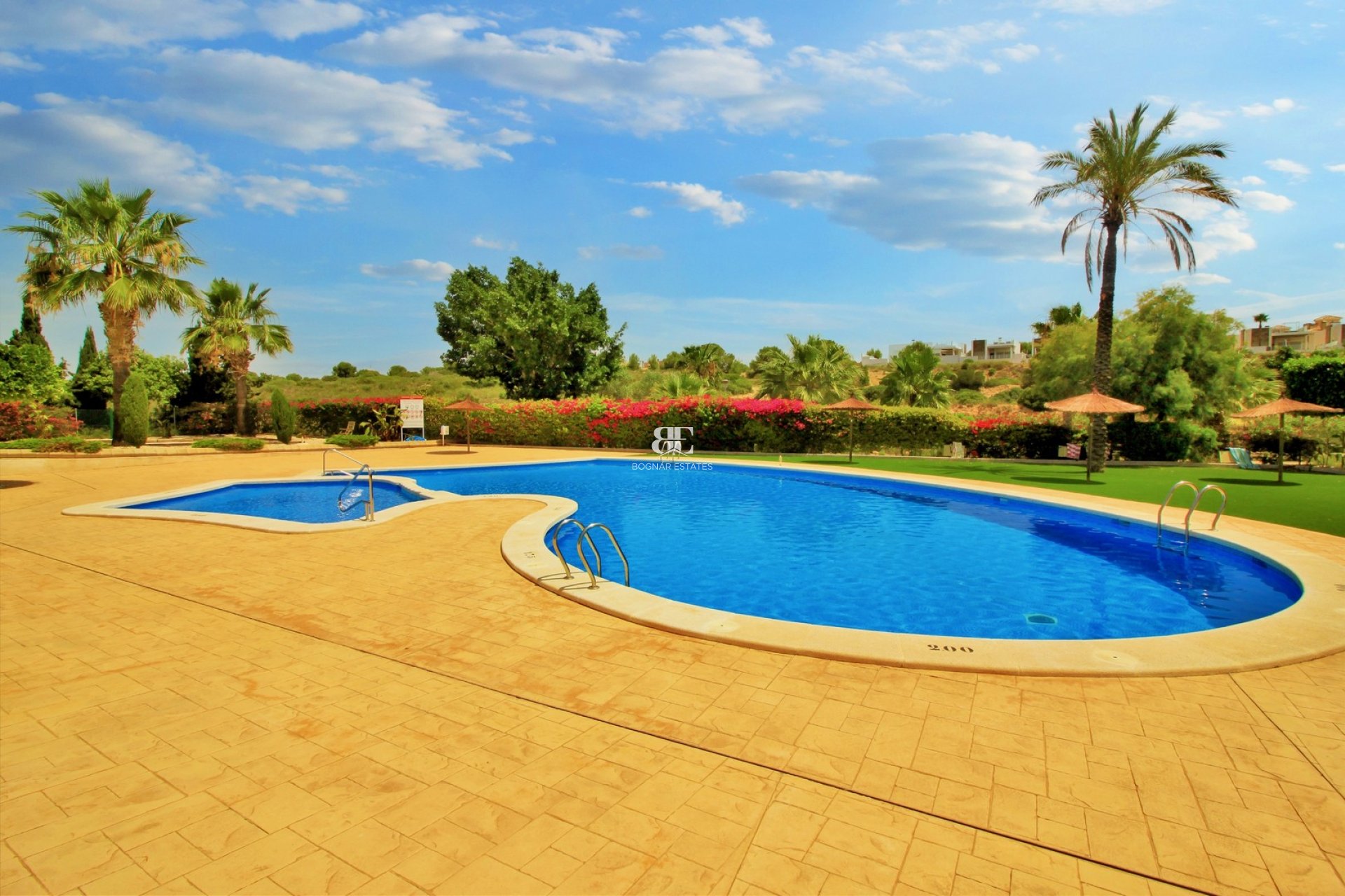 Resale - apartment -
Villamartín - PAU 8