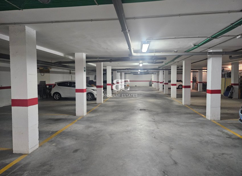 Resale - apartment -
Villamartín - PAU 8