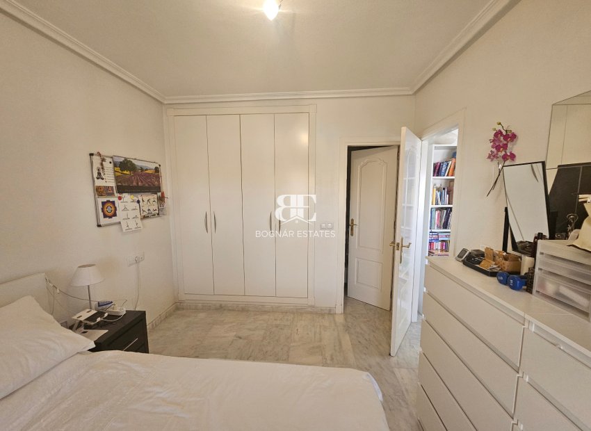 Resale - apartment -
Villamartín - PAU 8