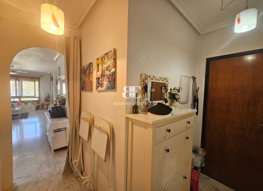 Resale - apartment -
Villamartín - PAU 8