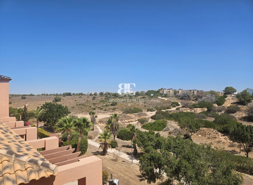 Resale - apartment -
Villamartín - PAU 8