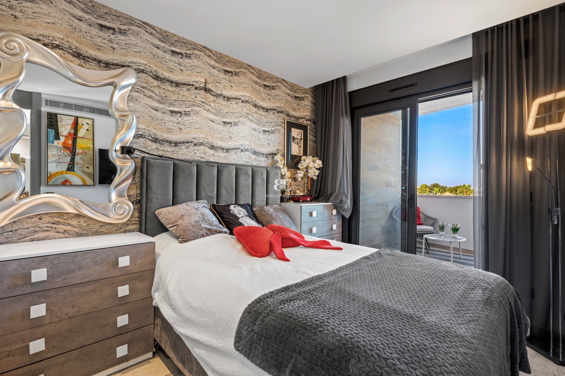 Resale - apartment -
Villamartín