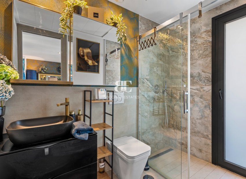 Resale - apartment -
Villamartín