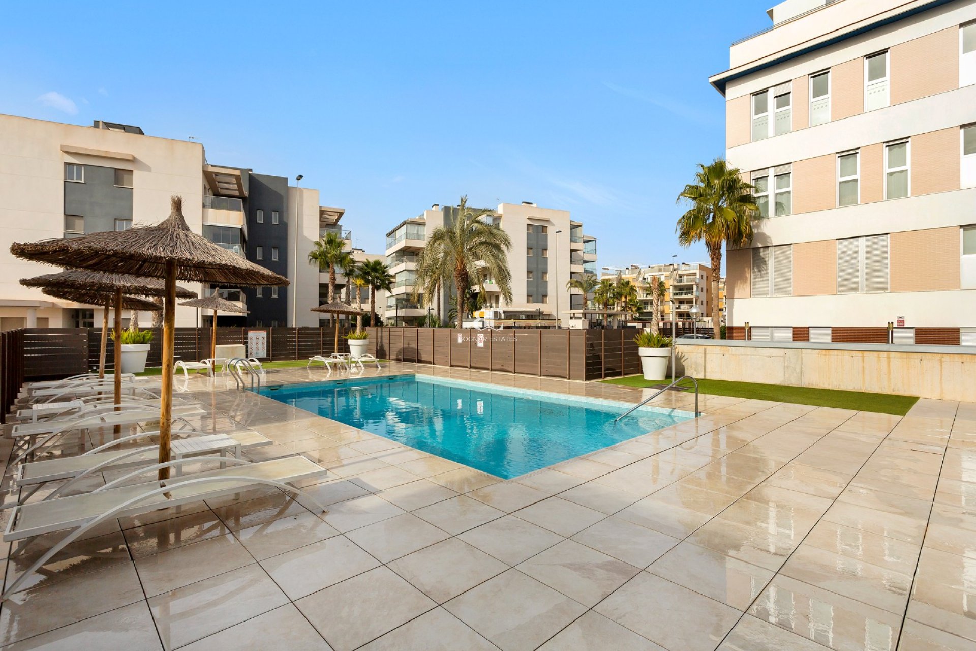 Resale - apartment -
Villamartín