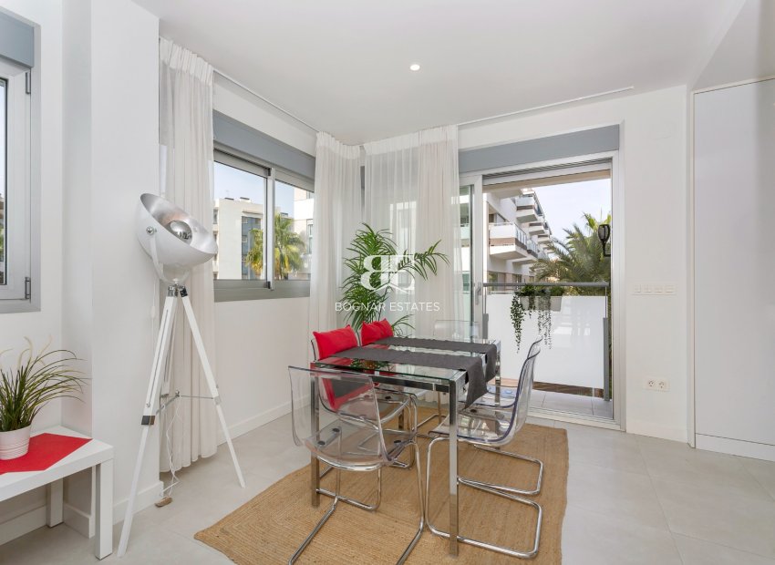 Resale - apartment -
Villamartín