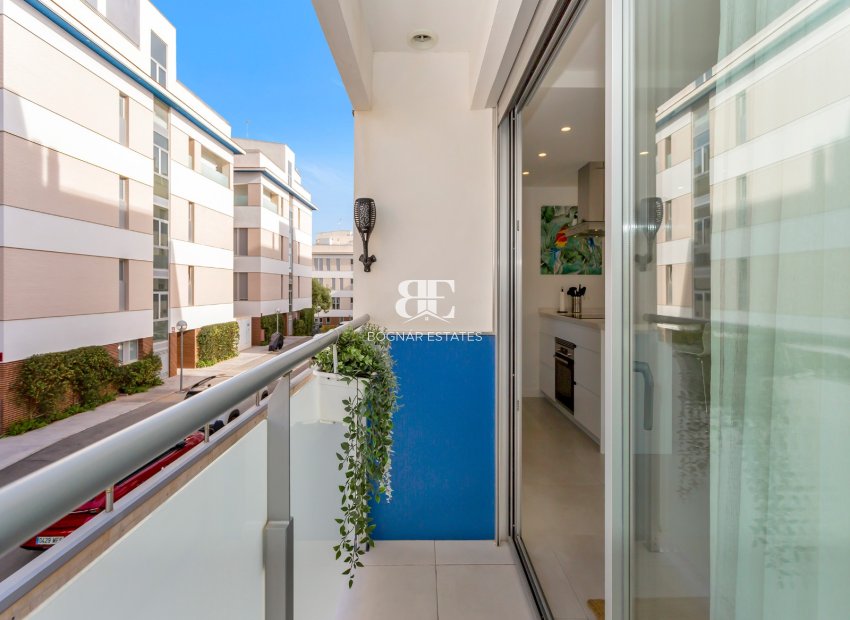 Resale - apartment -
Villamartín