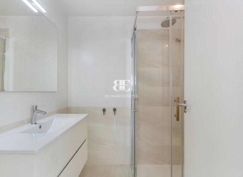 Resale - apartment -
Villamartín
