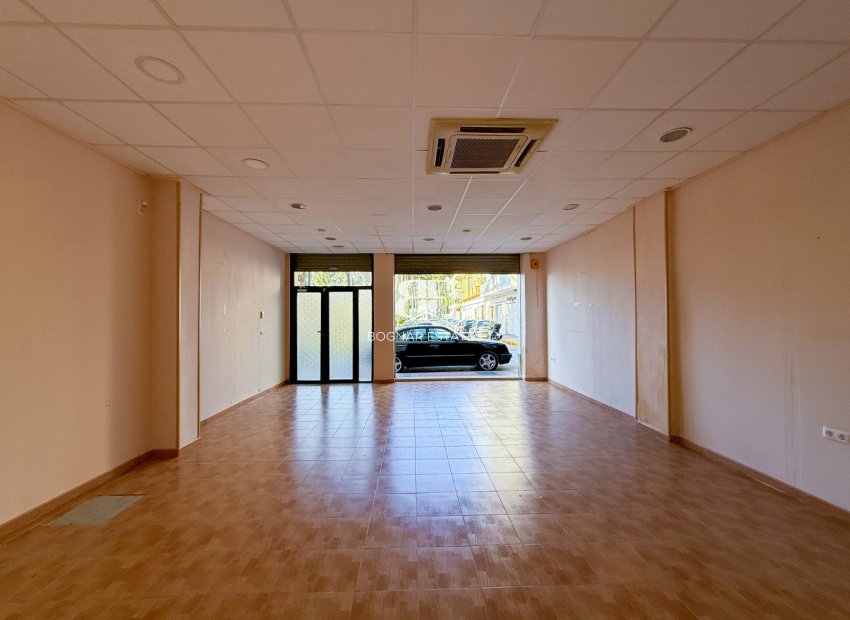 Resale - Commercial -
Aguilas - Paseo Parra