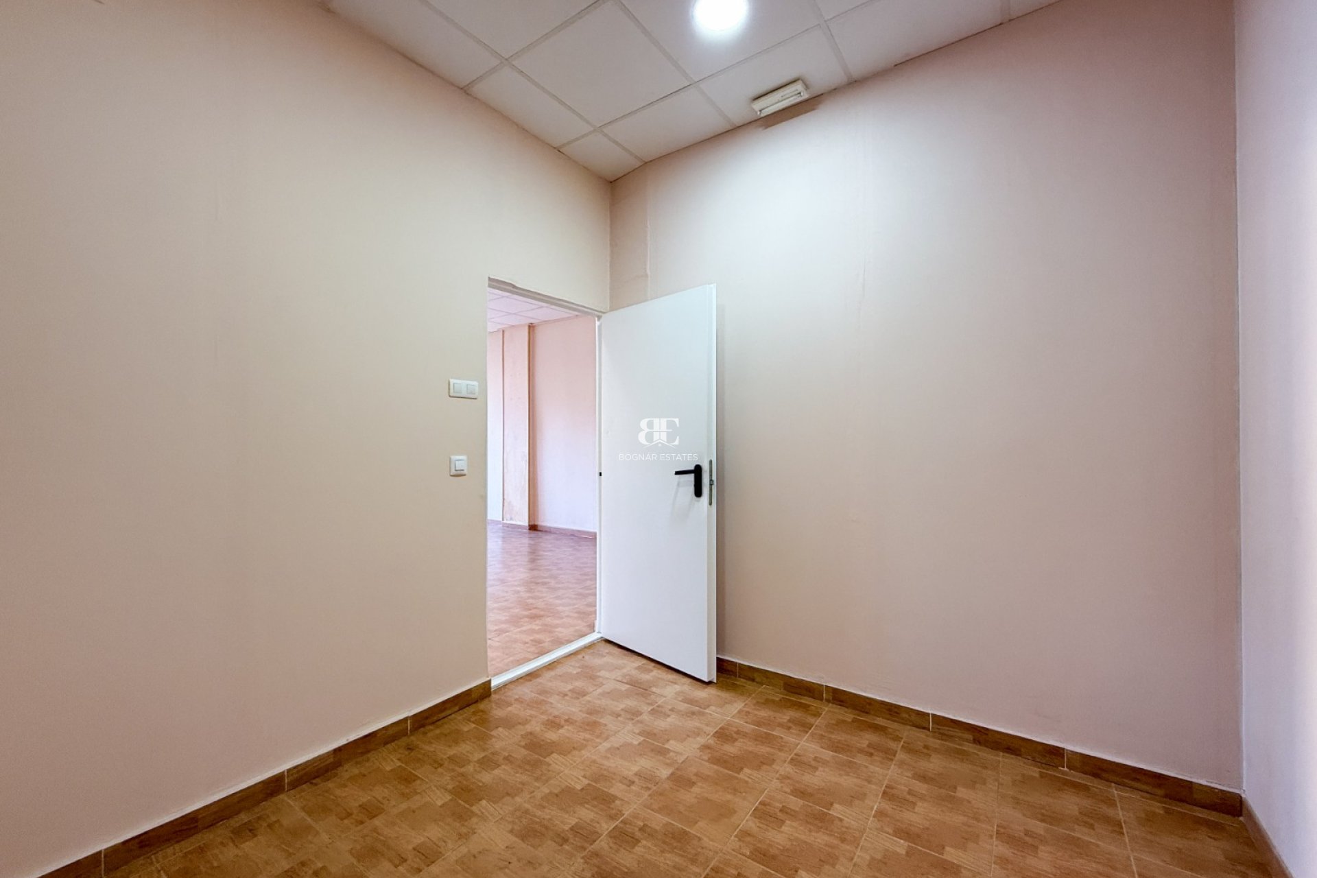 Resale - Commercial -
Aguilas - Paseo Parra