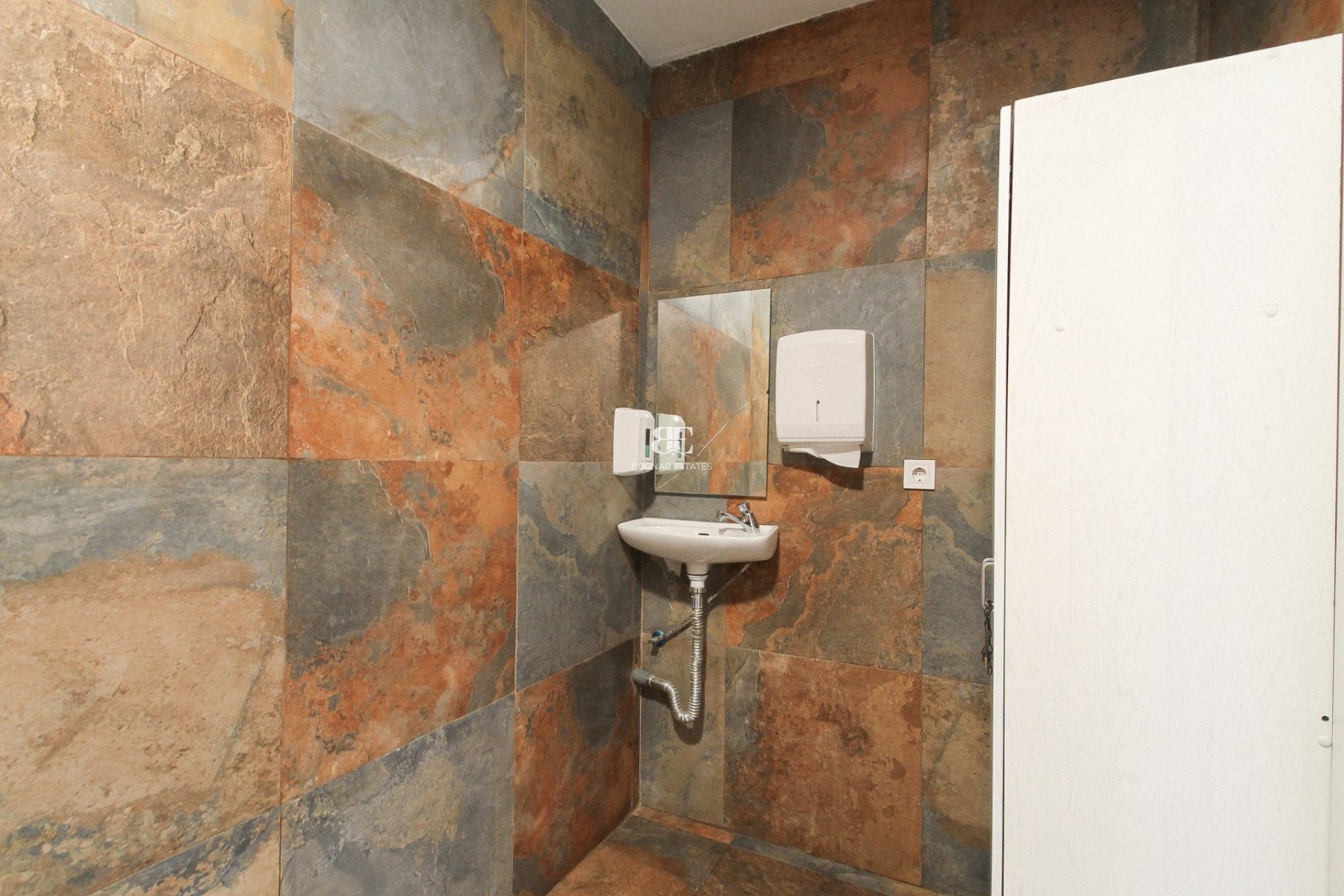 Resale - Commercial -
Alicante - Playa San Juan