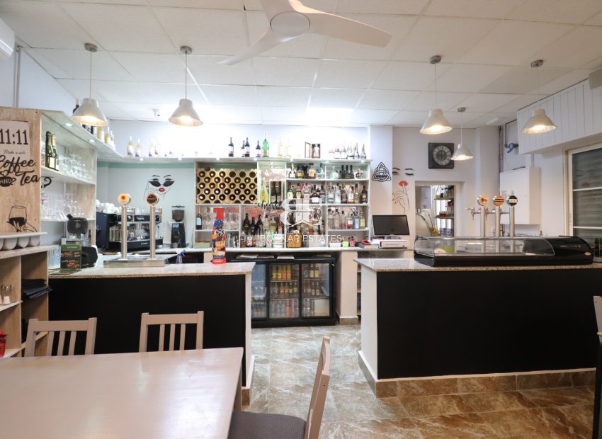 Resale - Commercial -
Catral - Catral - Town