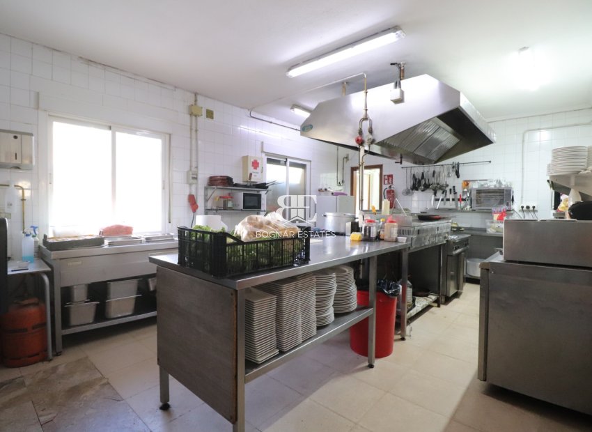 Resale - Commercial -
Ciudad Quesada - Doña Pepa