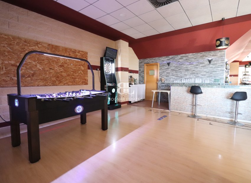 Resale - Commercial (Freehold) -
Ciudad Quesada