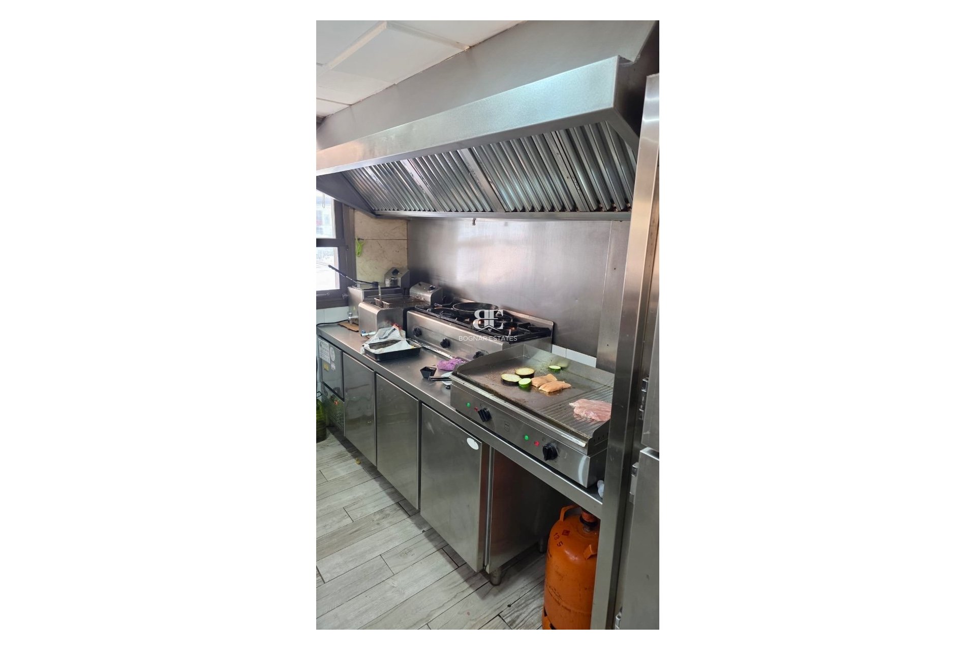 Resale - Commercial -
Fuengirola