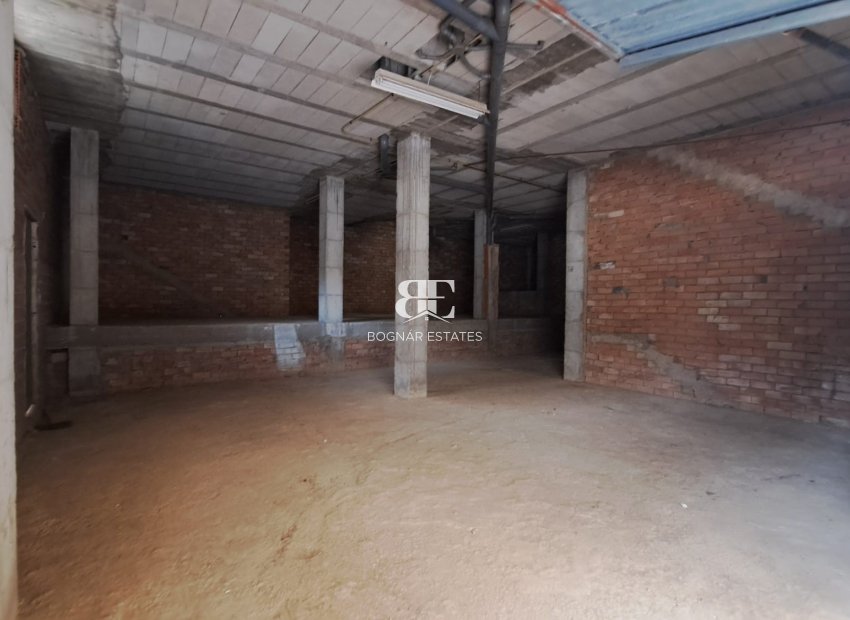 Resale - Commercial -
Los Alcazares - Center