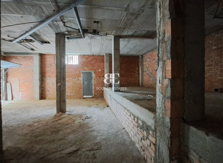 Resale - Commercial -
Los Alcazares - Center