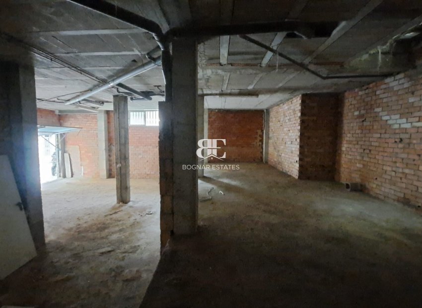 Resale - Commercial -
Los Alcazares - Center