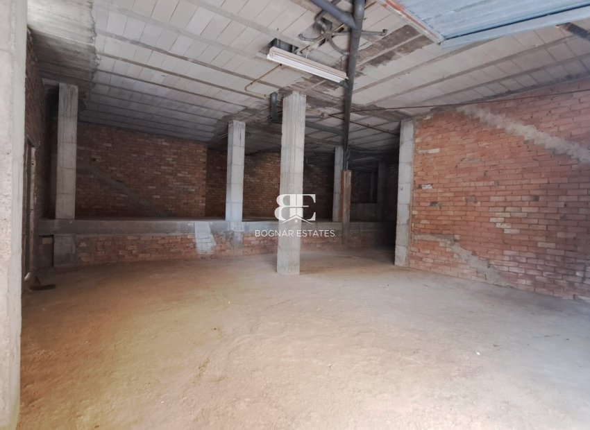 Resale - Commercial -
Los Alcazares - Center