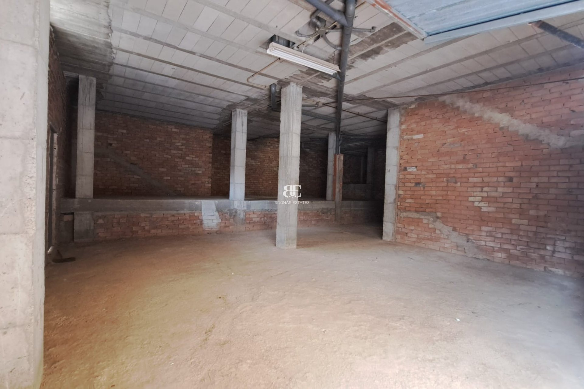 Resale - Commercial -
Los Alcazares - Center