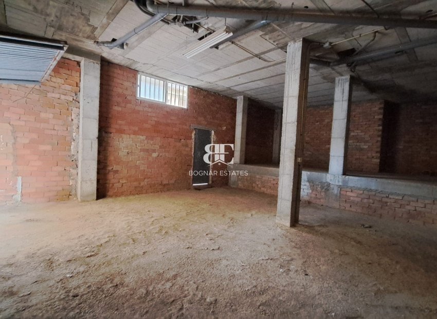 Resale - Commercial -
Los Alcazares - Center