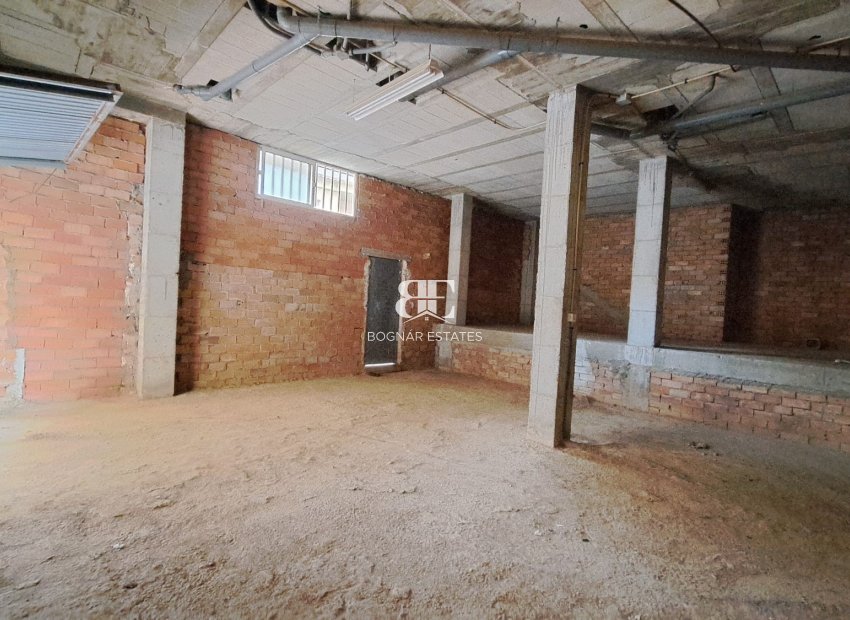 Resale - Commercial -
Los Alcazares - Center