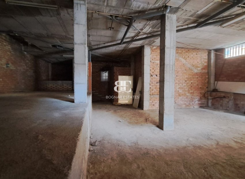 Resale - Commercial -
Los Alcazares - Center