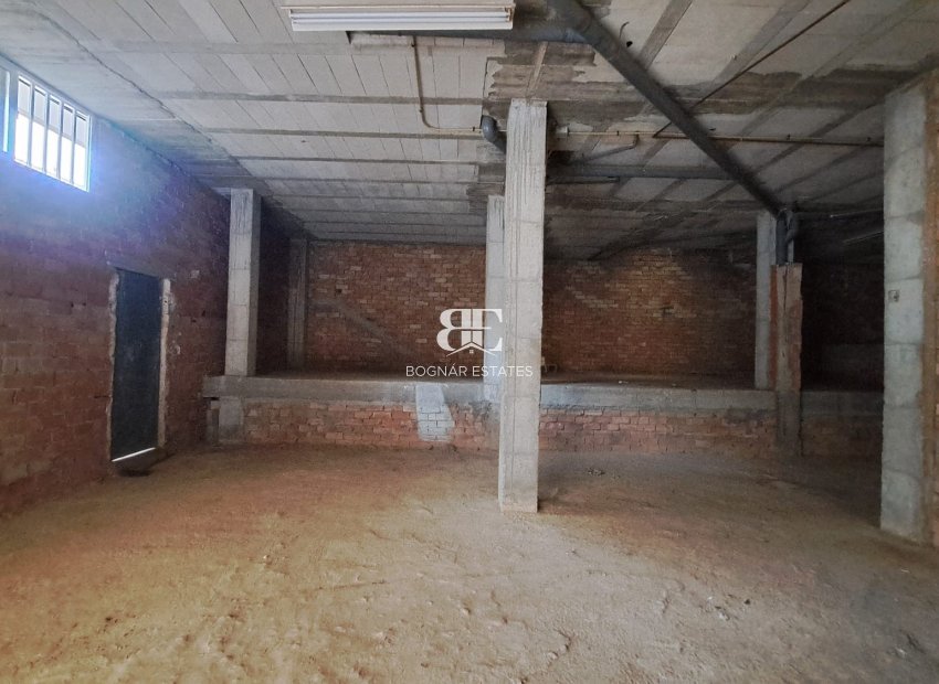 Resale - Commercial -
Los Alcazares - Center