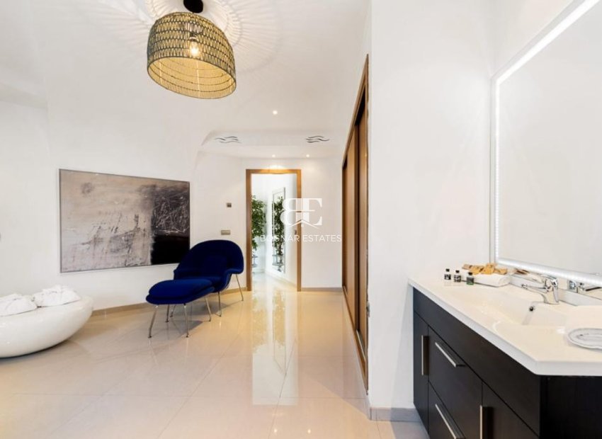 Resale - Commercial -
Marbella - Nueva Andalucía