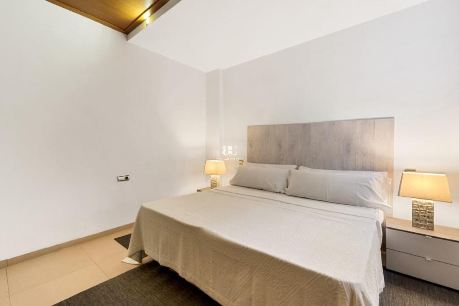 Resale - Commercial -
Marbella - Nueva Andalucía