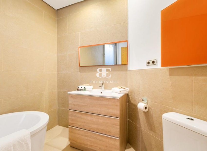Resale - Commercial -
Marbella - Nueva Andalucía