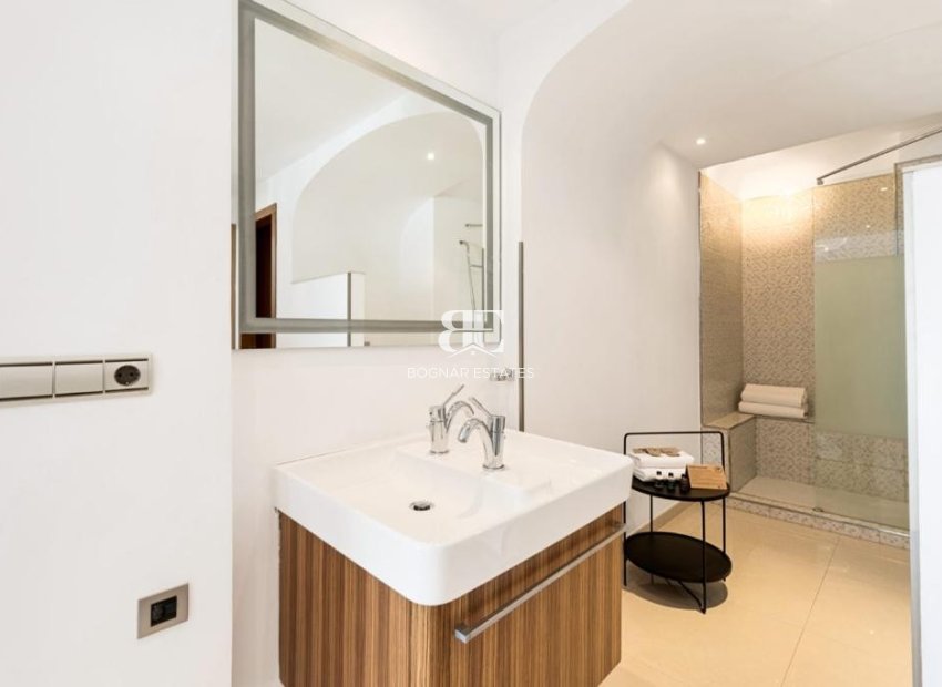 Resale - Commercial -
Marbella - Nueva Andalucía