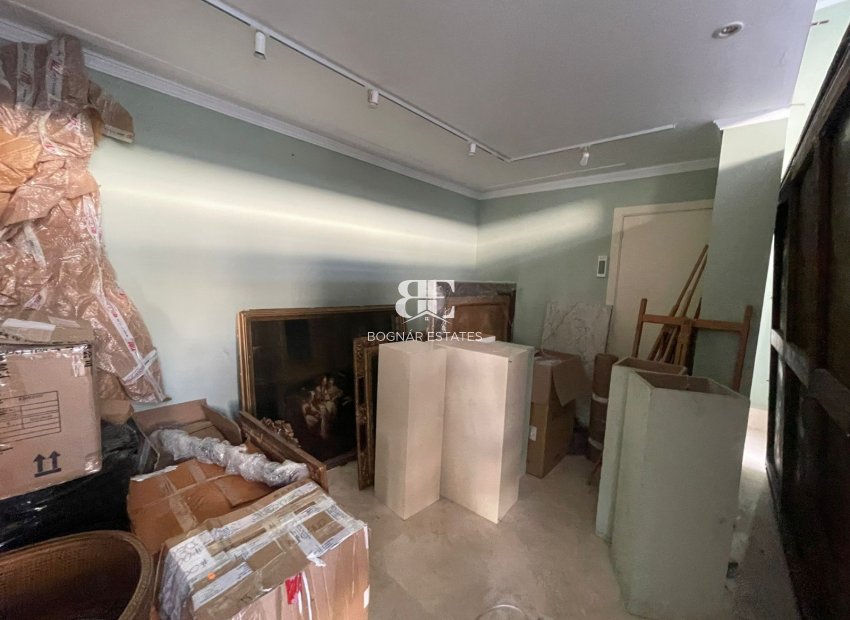 Resale - Commercial -
Marbella - Puerto Banús