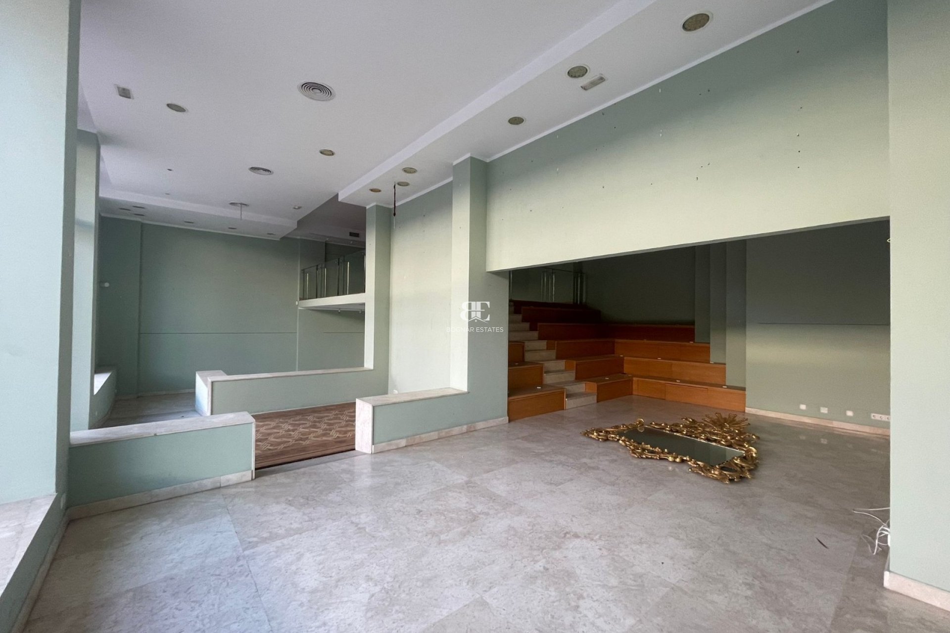 Resale - Commercial -
Marbella - Puerto Banús