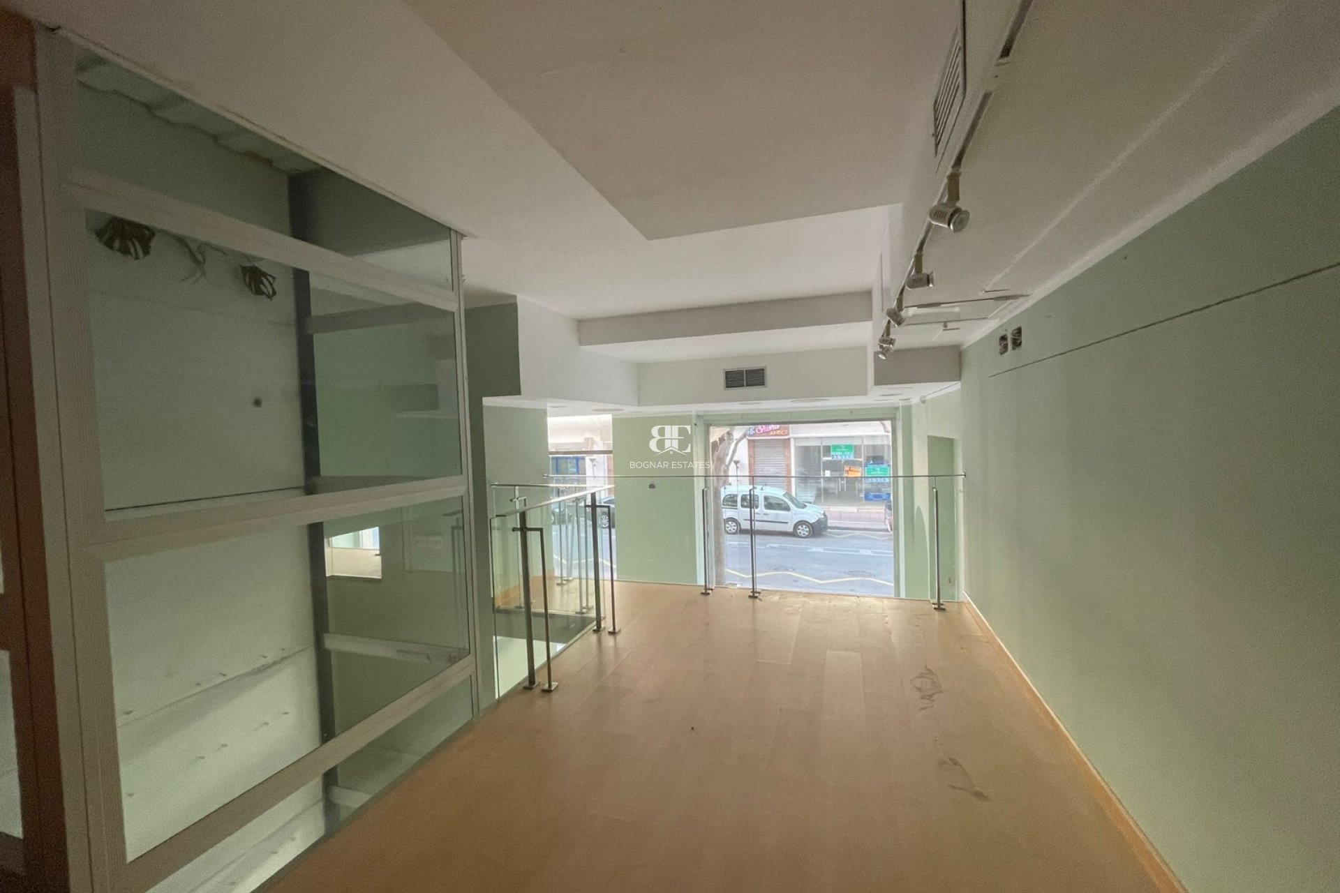 Resale - Commercial -
Marbella - Puerto Banús