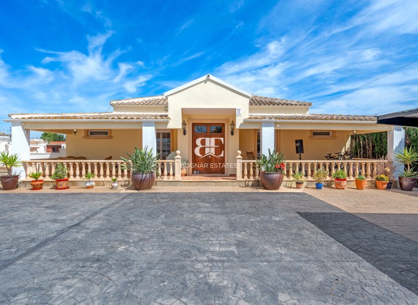Resale - Country House -
Almoradí - Las Heredades