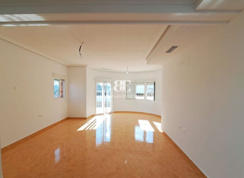 Resale - Country House -
Catral