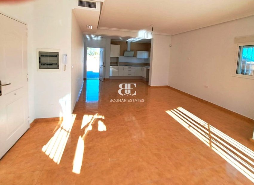 Resale - Country House -
Catral