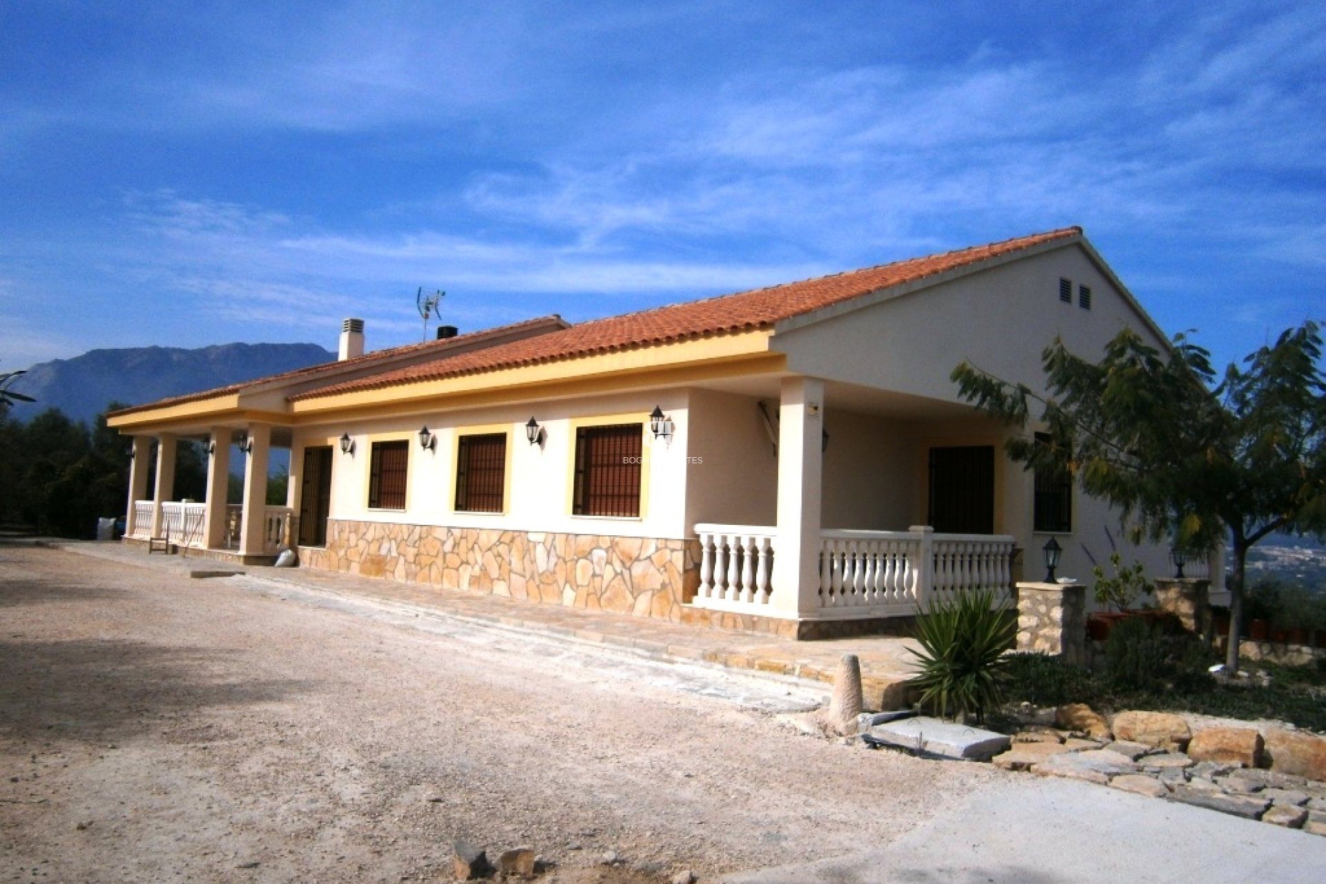 Resale - Country House -
Cocentaina
