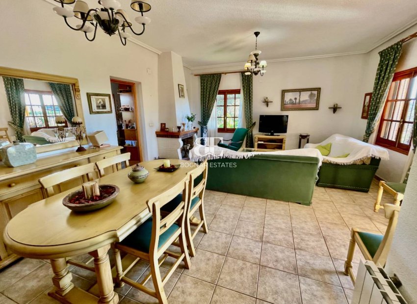 Resale - Country House -
Daya Nueva