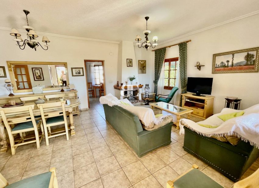 Resale - Country House -
Daya Nueva