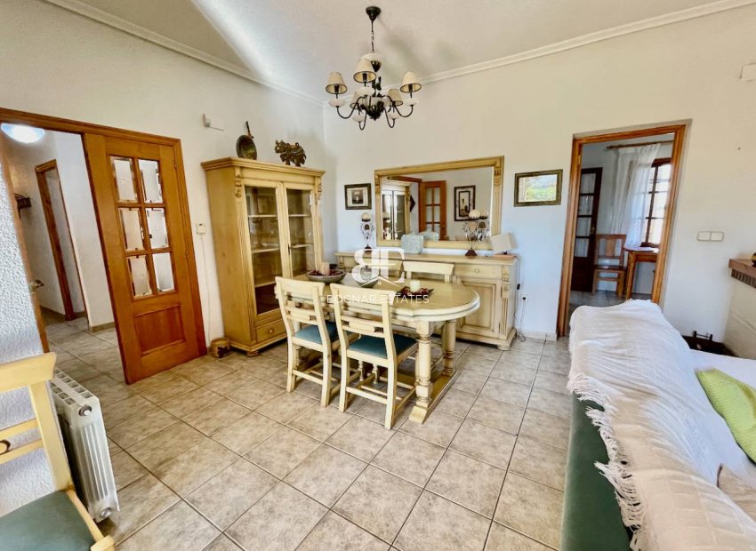 Resale - Country House -
Daya Nueva