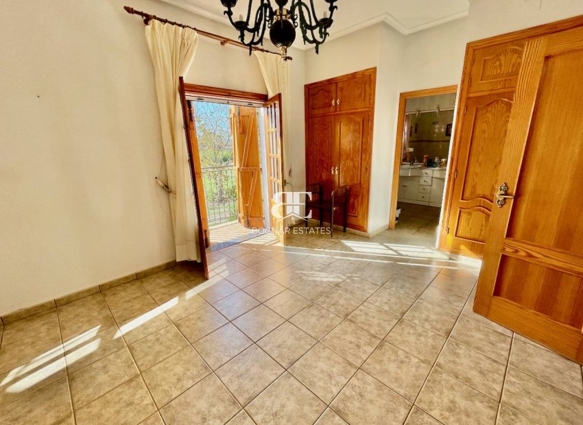 Resale - Country House -
Daya Nueva