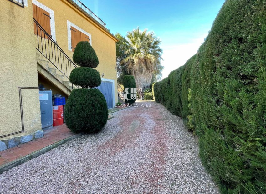 Resale - Country House -
Daya Nueva