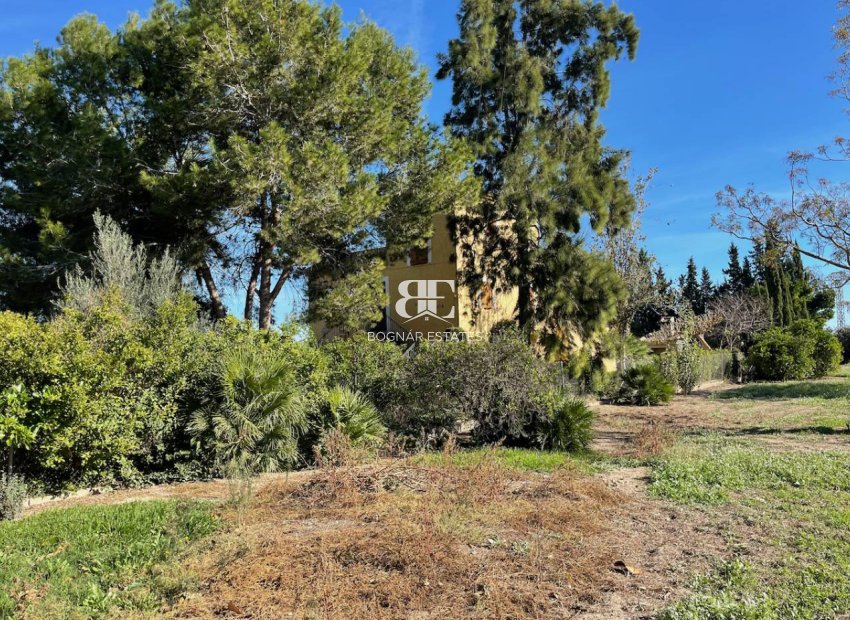 Resale - Country House -
Daya Nueva