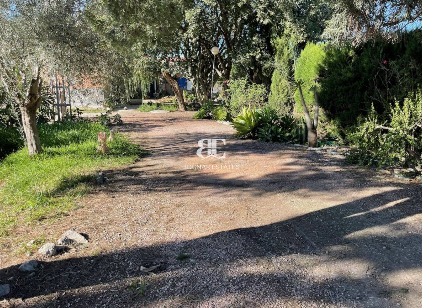 Resale - Country House -
Daya Nueva