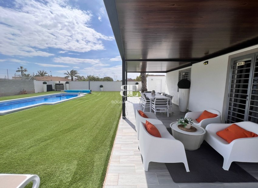 Resale - Country House -
Elche - La Marina