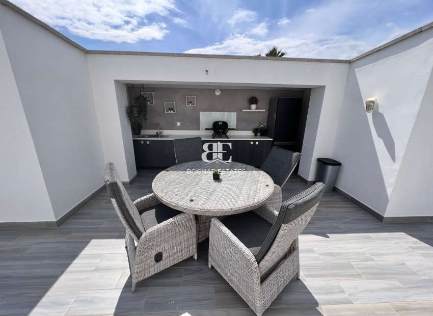 Resale - Country House -
Elche - La Marina