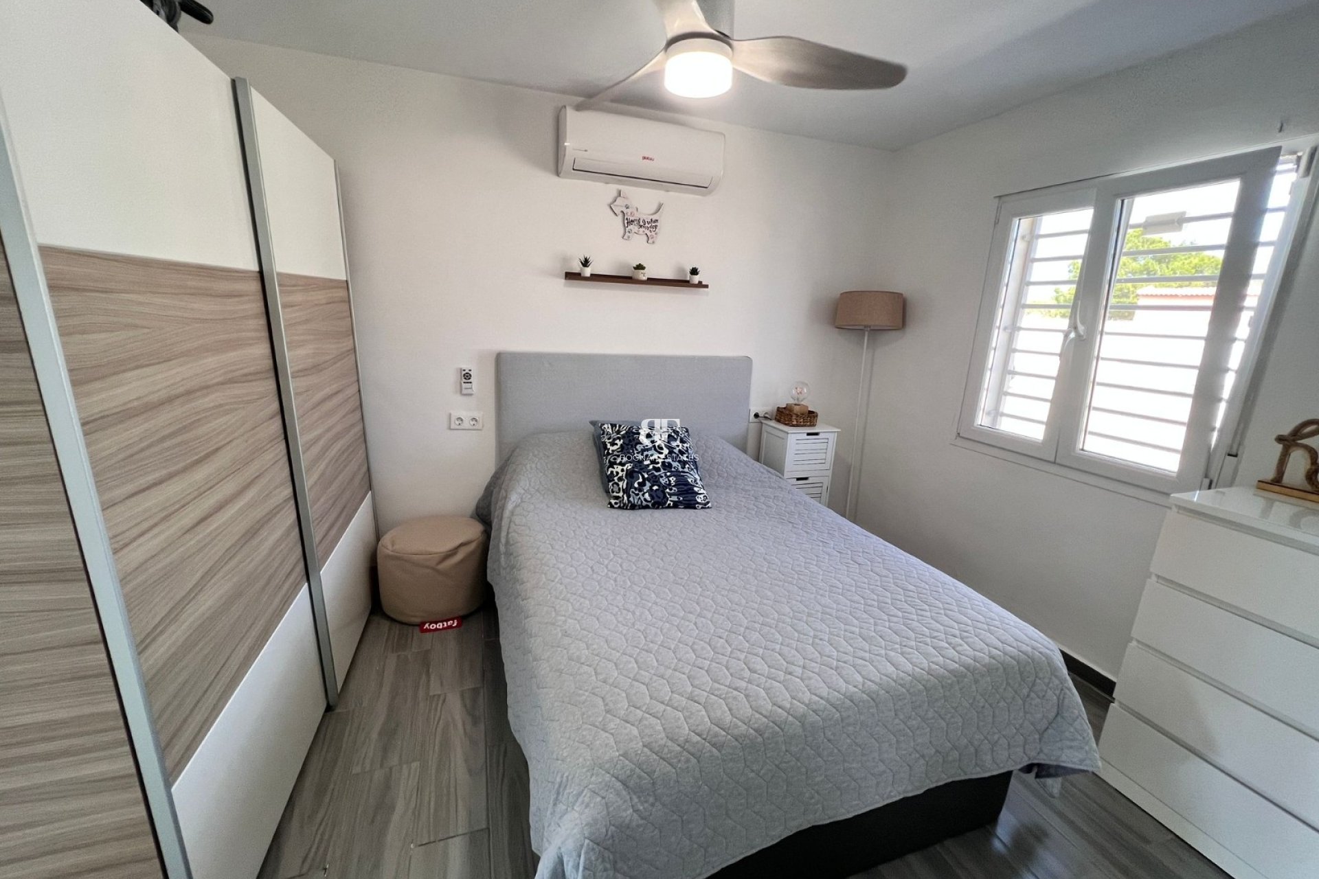 Resale - Country House -
Elche - La Marina