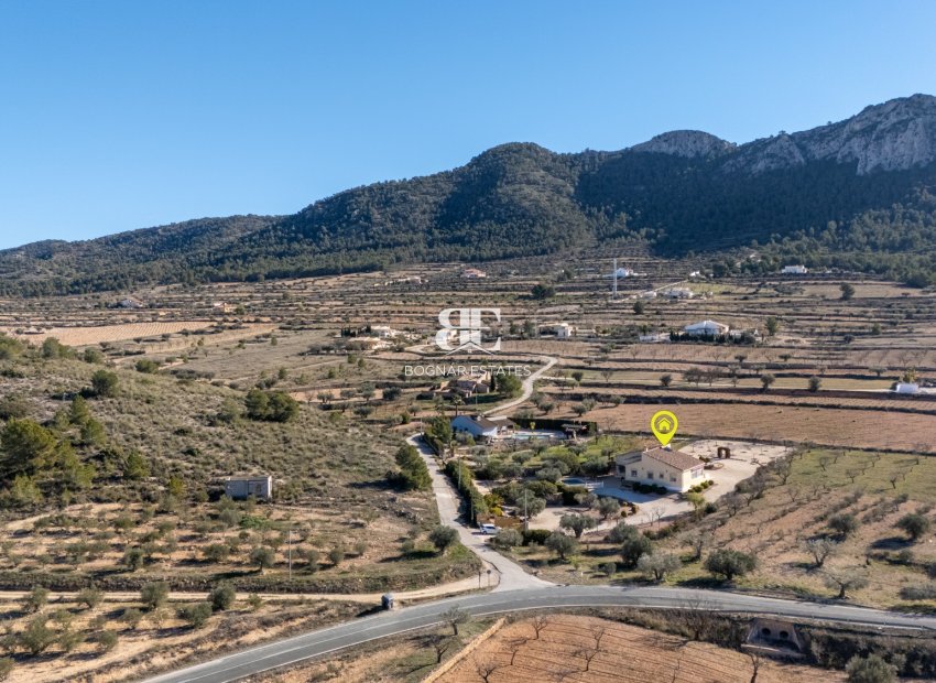 Resale - Country House -
La Zarza